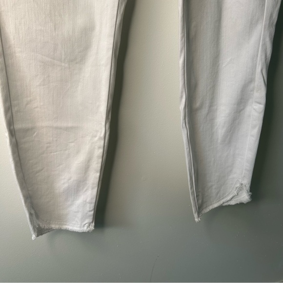 J. Jill Authentic Fit slim ankle White Denim Jeans Size 10 - Picture 7 of 12